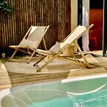 Gasthuis Avec Jacuzzi Privatif - Kassiopee Bed & Albi