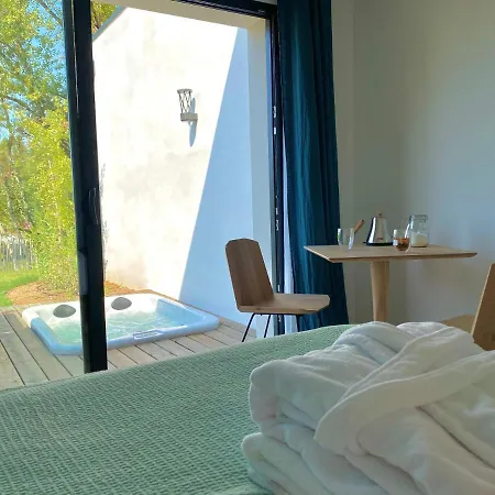 Avec Jacuzzi Privatif - Kassiopee Bed &